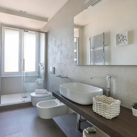 Apartment Penthouse With Big Terrace In Oltrarno *