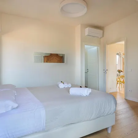 Penthouse With Big Terrace In Oltrarno Апартаменты *