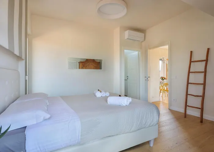 Penthouse With Big Terrace In Oltrarno Lejlighed *